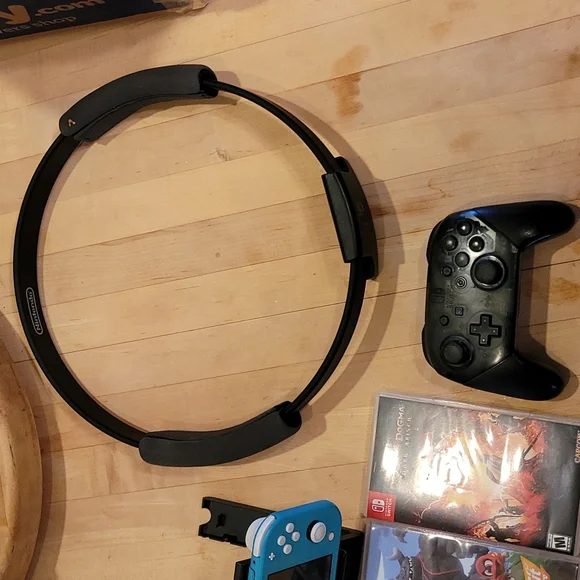 Nintendo switch lite bundle - Picture 4 of 4